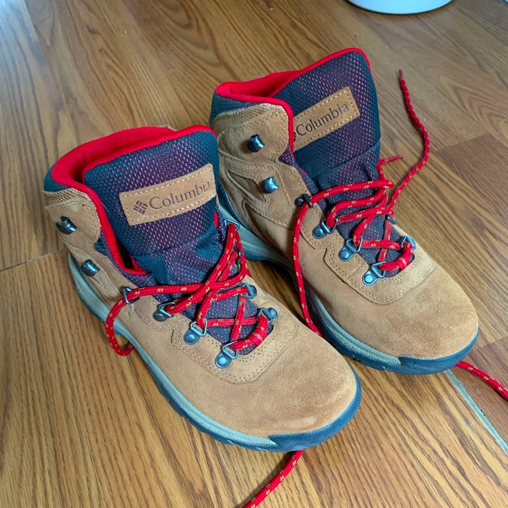 Colombia hiking boots